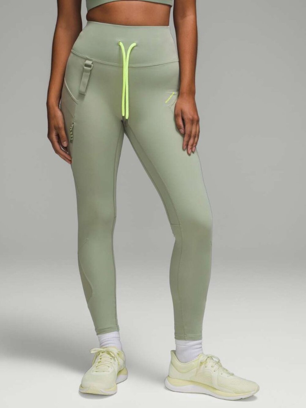Lululemon Women's Cargo Super-High-Rise Hiking Tight 25" - Green